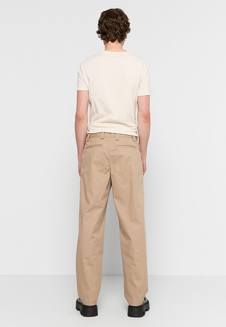 LOOSE FIT
