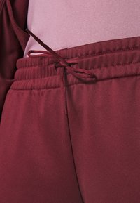 adidas Sportswear SET czerwony