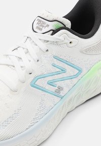 New Balance FRESH FOAM X 1080 - Tekaški copati za cesto - white