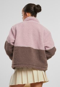 Karl Kani Flisinė striukė - rose taupe