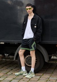 Jordan DIAMOND SHORT - Urheilushortsit - black/volt glow