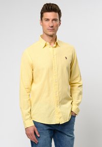 Unselected, pale banana