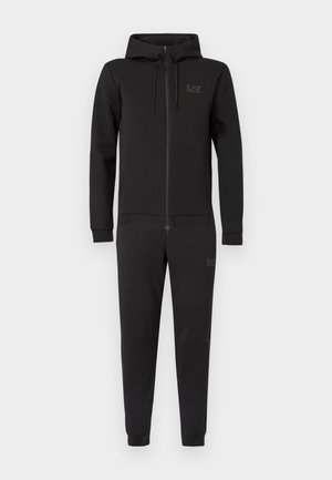 Zwarte trainingspak met ritssluiting, gemaakt van zachte stof, voorzien van een capuchon, lange mouwen en elastische boorden aan de mouwen en zoom. EA7-logo op de borst.