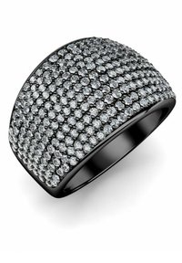 Anello nero con una superficie liscia e curvata decorata da numerosi piccoli gemme scintillanti, creando un effetto testurizzato e luccicante.
