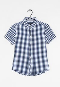 Camisa de cuadros de manga corta hecha de algodón, con un patrón de gingham azul y blanco, cuello button-down y logo en el lado izquierdo del pecho.