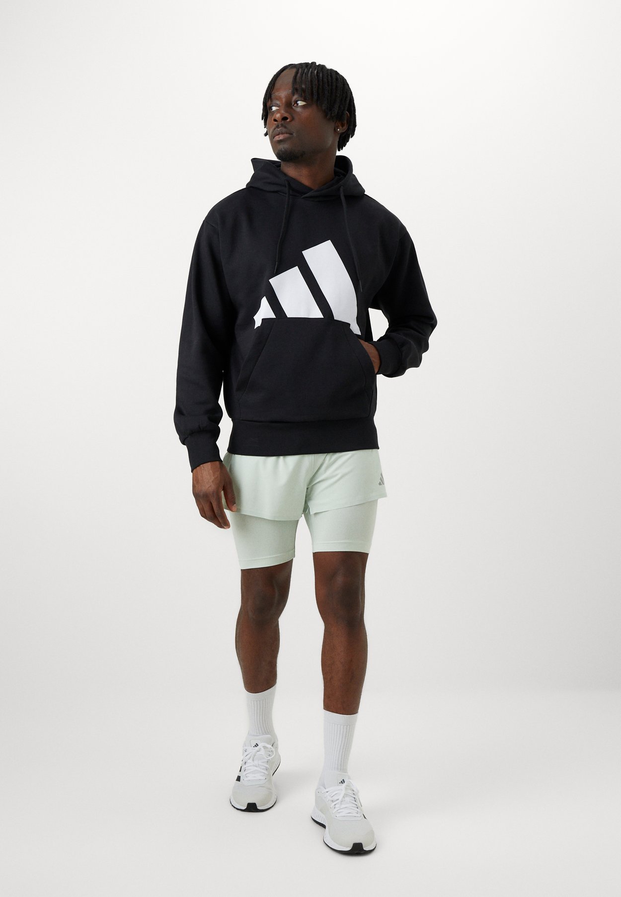 ESSENTIALS BIG LOGO