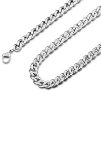 Collana in metallo argentato con grandi anelli interconnessi e chiusura a gancio, caratterizzata da una superficie liscia e lucida e uno spessore uniforme.