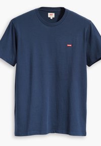 T-shirt bleu marine à manches courtes et col rond avec un petit logo rouge Levi's sur la poitrine gauche.