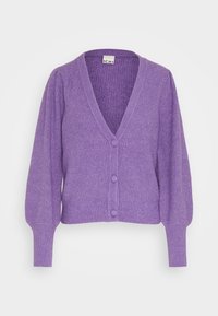 Cárdigan de punto morado con un profundo escote en V, mangas largas abullonadas y cinco botones en la parte delantera. Textura suave y detalles acanalados.