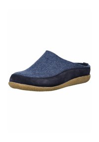Tmavě modrá vlněná slip-on bota s velurovým nástavcem v námořnické modři, s obemknutým špičkou a texturovanou světlou hnědou gumovou podrážkou. Čistý design, minimální detaily.