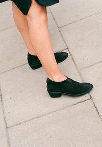 BALAGAN LEA - Botines bajos - black