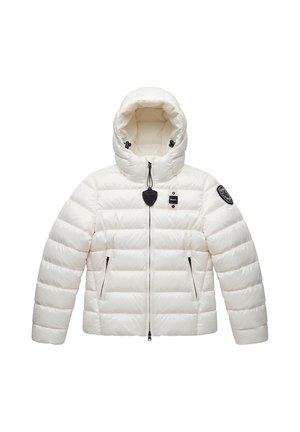 Giacca imbottita trapuntata bianca con cappuccio, cerniera frontale, due tasche con cerniera e patch logo neri sul petto e sulla manica sinistra.