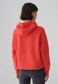 OPUS GARTOX - Felpa con cappuccio - sweet red