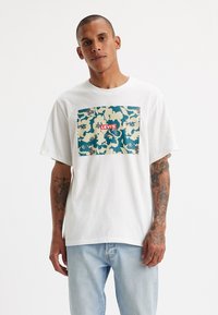 Levi's® RELAXED FIT GRAPHIC TEE - Camiseta básica - babytab camo floral white