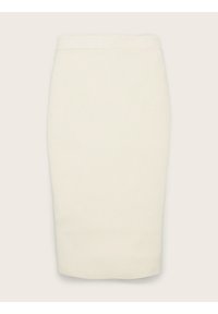 Pletená sukně tužkového střihu v off-white; přiléhavý střih, ribaná struktura, délka do půli lýtek a úzký pas pro elegantní vzhled.