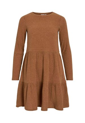 Hnědá žebrovaná dlouhá šaty s kulatým výstřihem. Má vrstvenou sukni s plizé, vyrobenou z měkké, texturované látky.