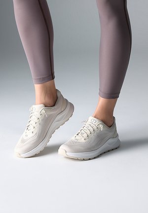 Trainers - beige