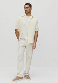 Dobber TOM OVERSIZED STRUCTURE POLO SHIRT - Skjorter - off white