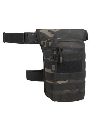 Sac à épaule noir et camouflage avec bandoulière réglable, compartiments zippés et système de webbing MOLLE pour les accessoires. Matériau textile durable.