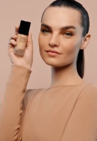 KIKO Milano UNLIMITED FOUNDATION - Base de maquillaje - 05 Gold