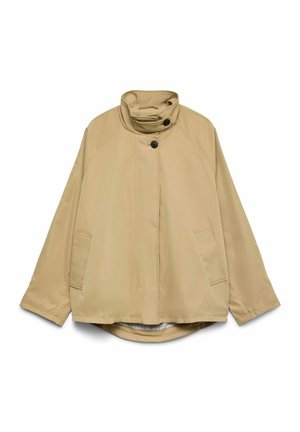 Veste beige à manches longues avec col montant, deux boutons noirs, poches avant et ourlet légèrement arrondi, posée à plat sur un fond blanc.