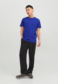 Jack & Jones JJE TEE  O-NECK  - Camiseta básica - bluing