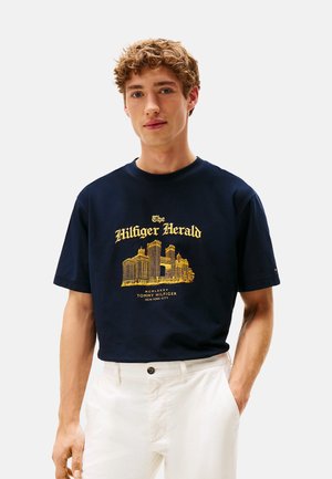 HERALD SKYLINE GRAPHIC TEE - Camiseta estampada - desert sky