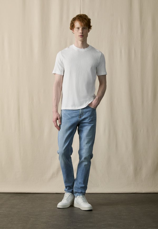 SHORT SLEEVE LOGO PRINT REGULAR FIT - Basic T-shirt3