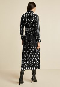 Next Nappali ruha - black white moon print