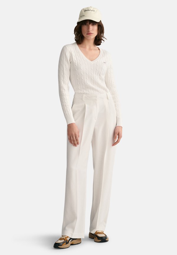 CABLE V NECK - Jumper - eggshell4