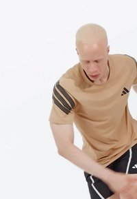 Thumbnail Image 2