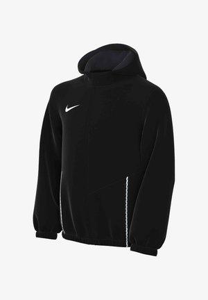 Giacca nera Nike con cappuccio, cerniera frontale completa, polsini elastici, logo bianco sul petto e dettagli bianchi vicino alle tasche.