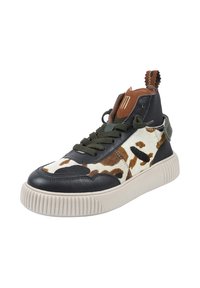Sneaker alta con una miscela di pelle nera e tessuto a stampa bovina, lacci verde oliva e una suola in gomma cremoso testurizzata.