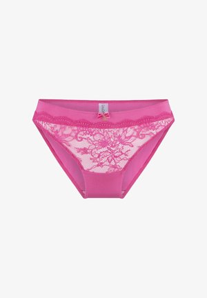 Růžové kalhotky se květinovou krajkovou částí, hladkým pevným pásem a jemným zdobením. Obsahují malou mašličku na přední straně.