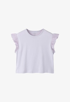 Top court blanc à manches courtes avec col rond et détails de volants en dentelle ajourée sur les manches.