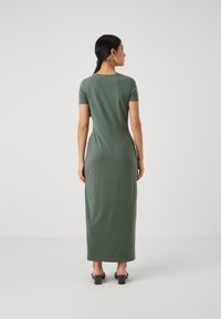 Vero Moda Petite VMAVA LULU ANCLE DRESS PETITE - Maksi suknelė - laurel wreath