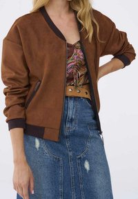 blue shadow Bomberjacka - brown