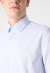 Thumbnail Image 9