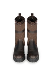 Botas de cuero marrón y ante con un acabado texturizado, que cuentan con una suela de goma duradera, cierre de cremallera y cordones decorativos.