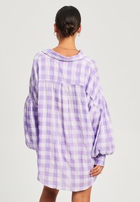 THE FATED VAL OVERSIZE  - Blusa - lavender gingham