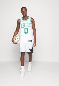 Nike Performance BOSTON CELTICS JAYLEN BROWN  - Klub merchandise - white