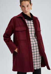 Touché Privé POCKET DETAILED  - Īss mētelis - red