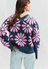 Next SOFT TOUCH BUTTON UP - Kardigán - navy pink floral