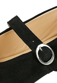 Wojas Z NA PODBICIU - Baleríny s páskem - czarny