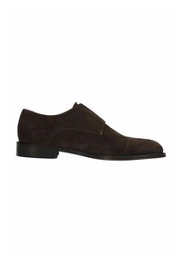 Chaussure habillée en daim marron avec un bout fermé, un design à une seule bride et un petit talon emboîté. Surface texturée avec des détails de couture minimaux.
