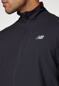 Thumbnail Image 9