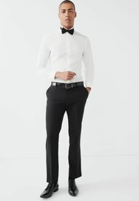 Next SLIM FIT SINGLE CUFF - Alkalmi ing - white