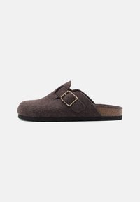 Pier One UNISEX - Slippers - brown