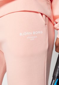 Björn Borg ESSENTIAL PANTS - Treniņtērpa apakšdaļas - apricot blush