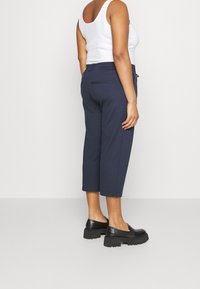 ONLY Carmakoma Tygbyxor - dark blue